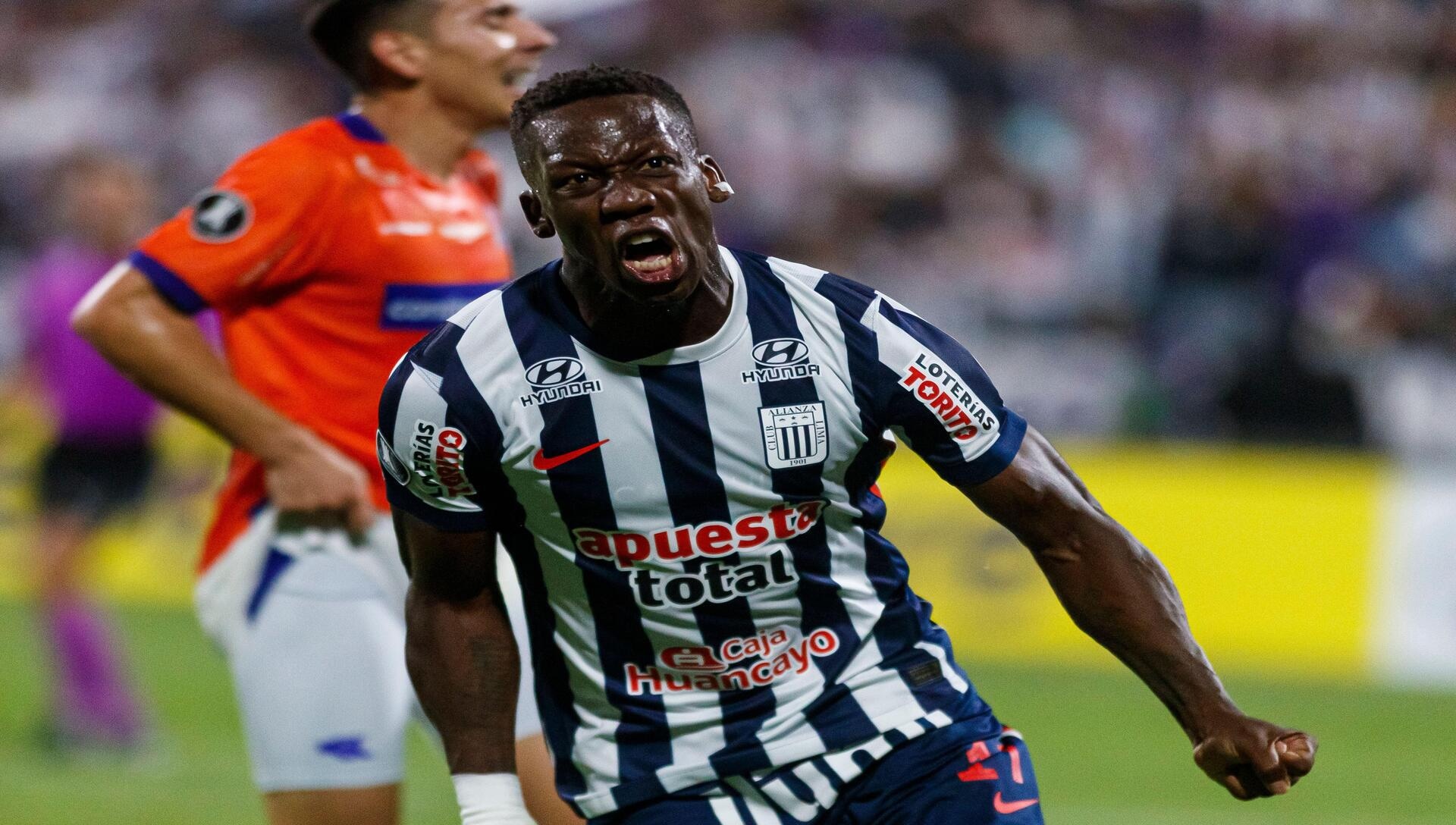 Los blanquiazules quieren mantenerse en la cima con un triunfo en el duelo Alianza Lima vs Sporting Cristal (Crédito: Alamy Stock Photo).