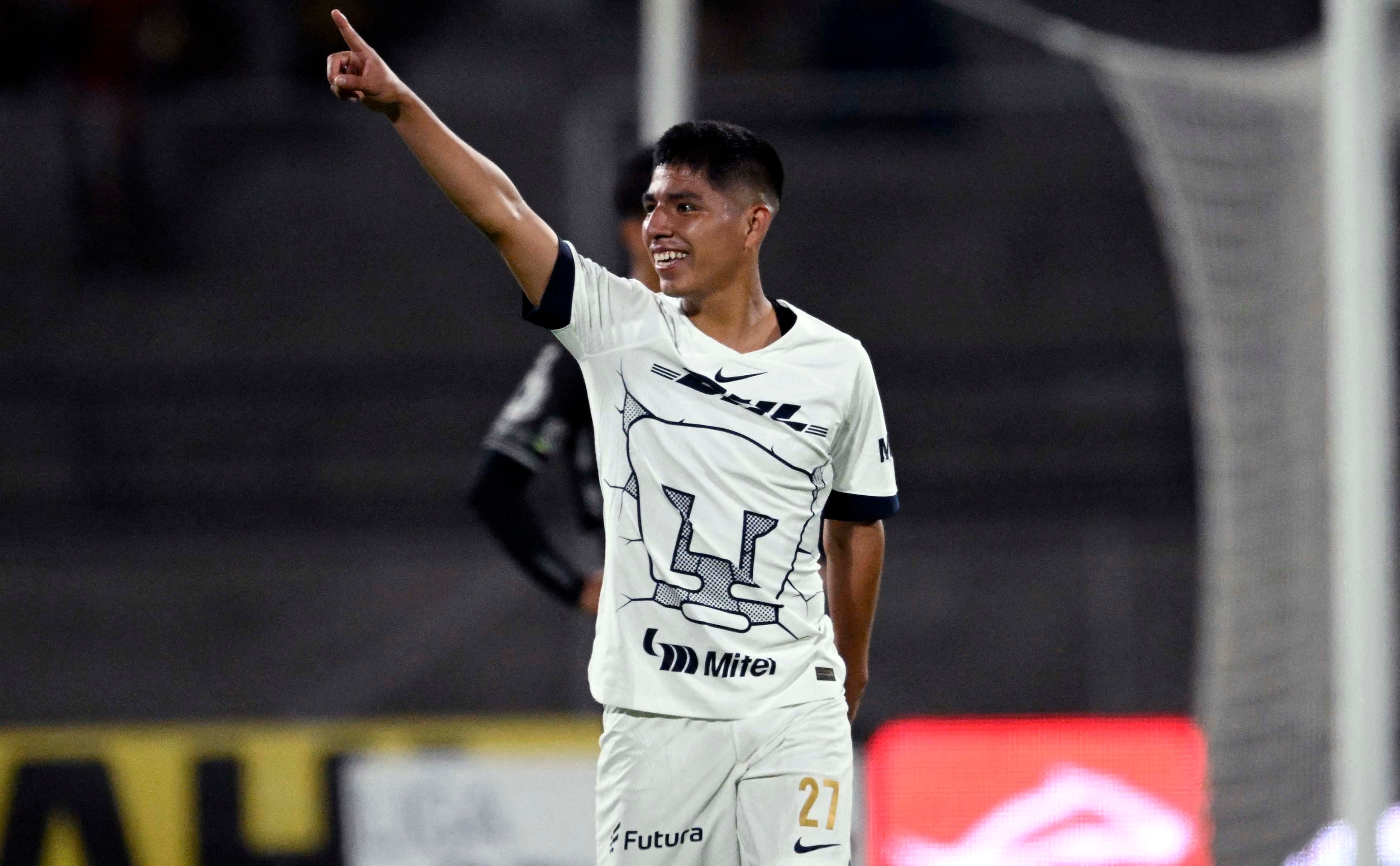 Piero Quispe fue titular en el duelo ante América, por la fecha 16 del Clausura de la Liga MX. (Foto: ALFREDO ESTRELLA / AFP)