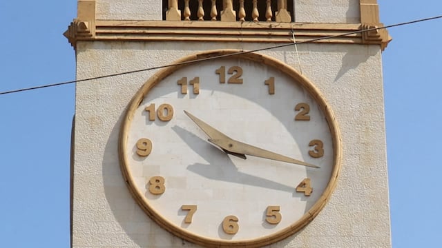 ¿A qué hora se debe modificar el reloj en Texas por el cambio de horario?