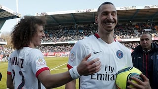 Zlatan Ibrahimovic "botó" a compañero del PSG en celebración del título