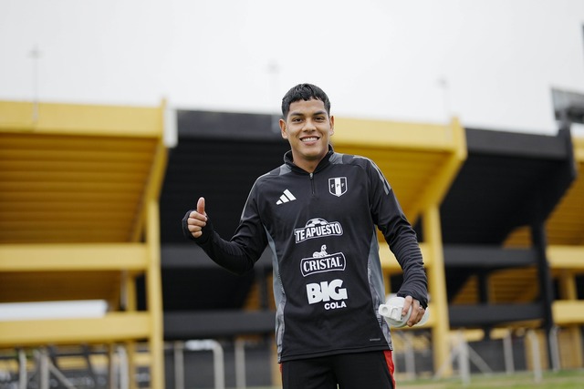 Selección Peruana cumplió su tercer día de entrenamientos en Montevideo ya con el equipo completo. (Foto: FPF)