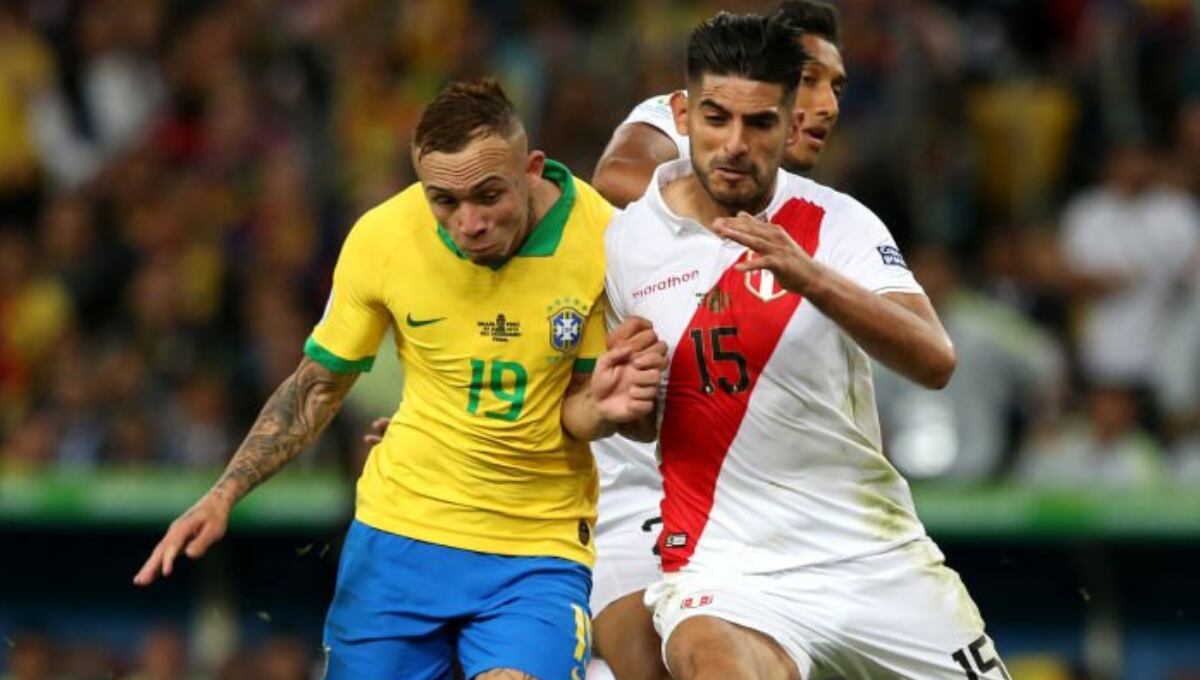 Carlos Zambrano lleva más de 16 años en la Selección Peruana. (Foto: Getty Images)