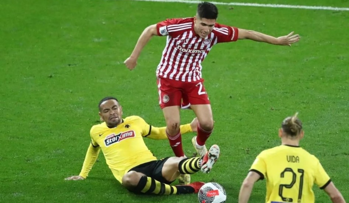 Alexander Callens fue titular en AEK Atenas. (Foto: Captura)