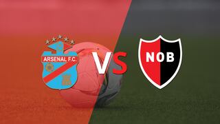 Segundo gol de Arsenal que le gana a Newell`s por 2 a 1