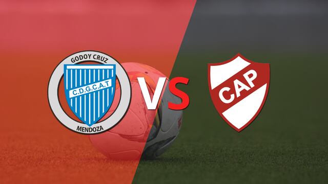 Colón golea 3-0 como local a Atlético Tucumán