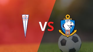 Termina el primer tiempo con una victoria para U. Católica vs D. Antofagasta por 1-0