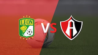 Comienza el juego entre León y Atlas en Nou Camp