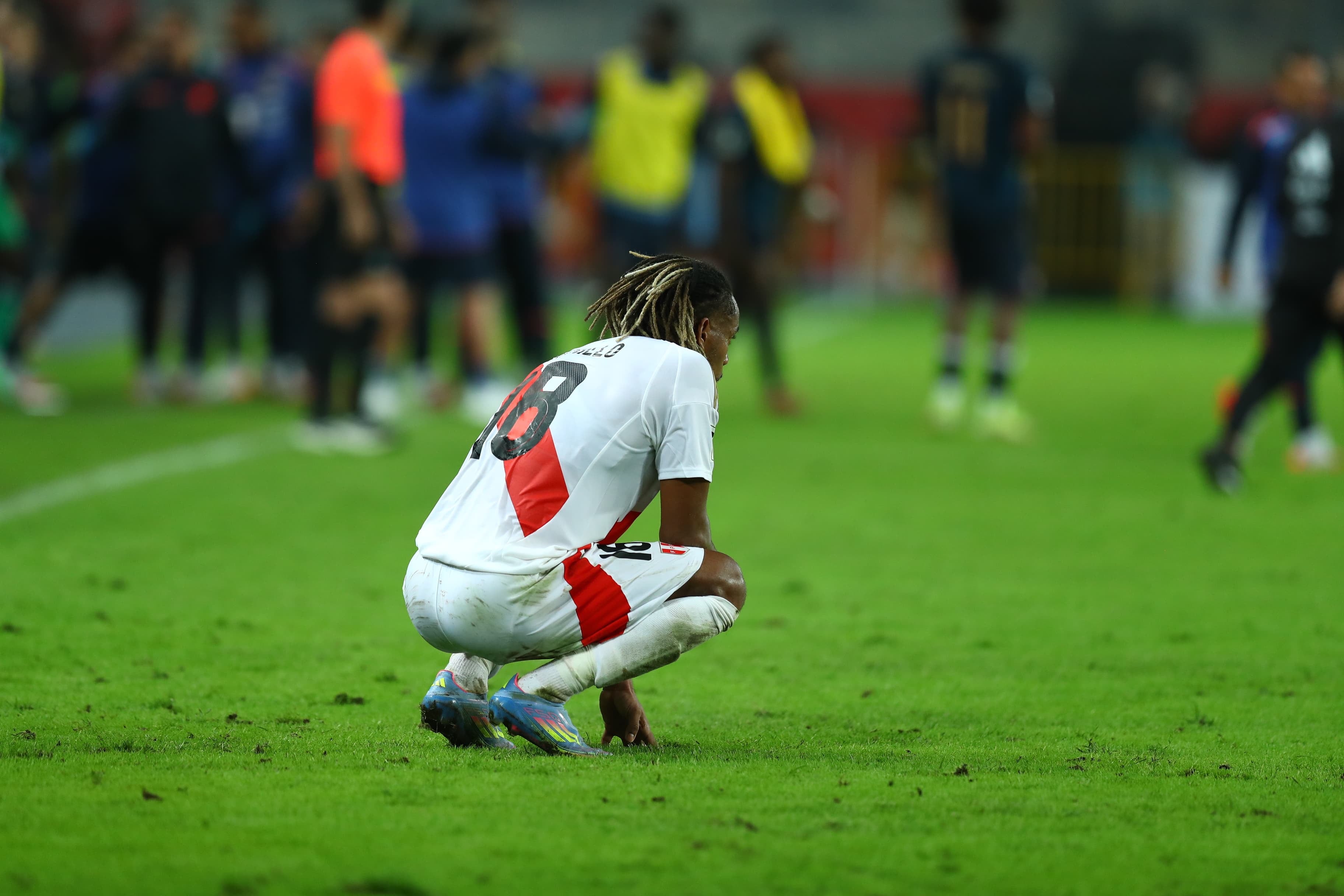 André Carrillo lamenta el resultado que pone a Perú casi fuera del Mundial 2026. (Foto: GEC)