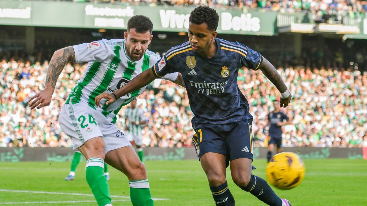 Real Madrid y Betis se ven las caras este domingo en el Bernabéu. (Foto: EFE)