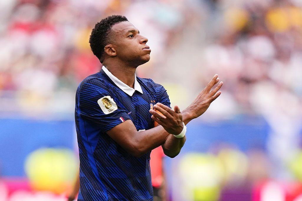 Kylian Mbappé cerró su participación en el Mundial 2026 con un doblete ante Inglaterra. (Foto: AFP)