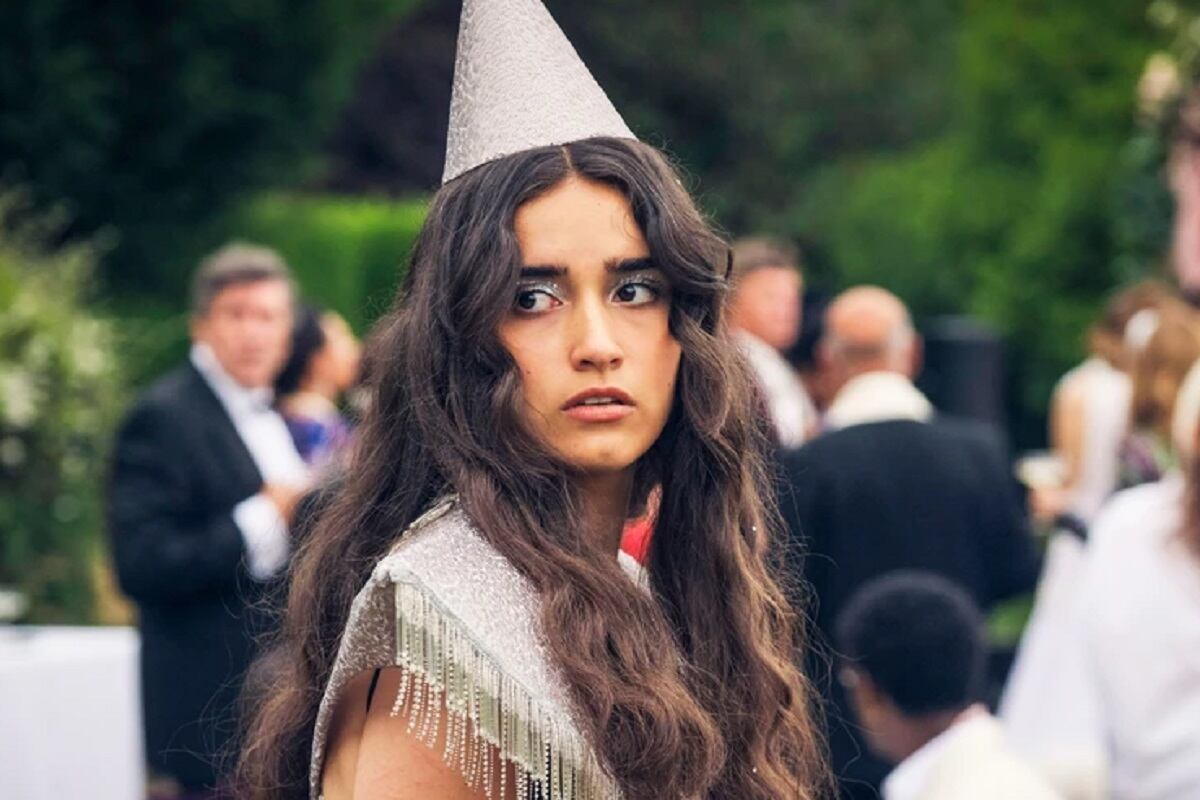 Asha Banks como Cara Ward, amiga de Pip, en la serie "Asesinato para principiantes" (Foto: Netflix)