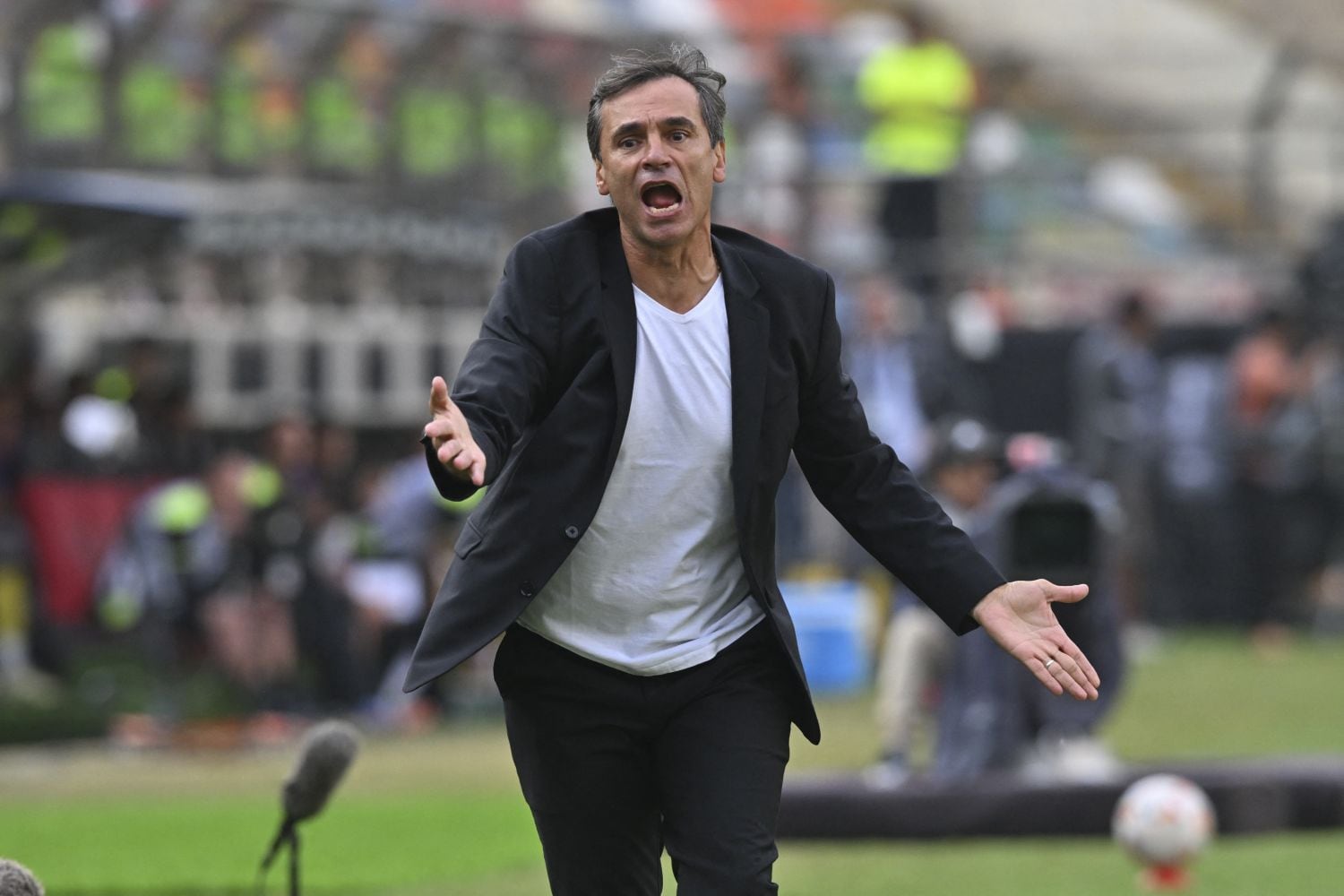 Fabián Bustos salió campeón con Universitario en el año de su centenario. (Foto: AFP)