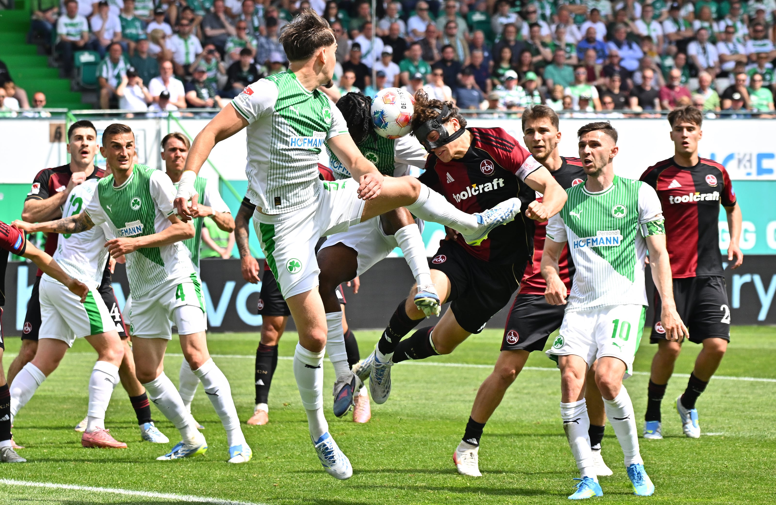 Fabio Gruber viene de marcar su primer gol en la temporada con FC Núremberg. (Foto: FCN)