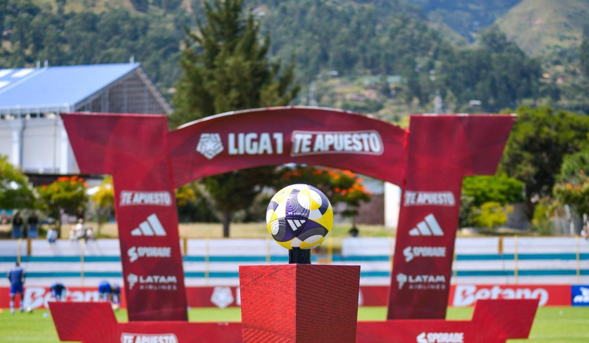 Universitario vs. Ayacucho FC corre riesgo de suspensión. (Foto: Liga 1)