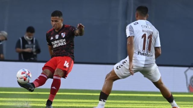 Ganó, gustó y goleó: River venció 3-0 a Platense en el duelo por la Copa Ángel Labruna