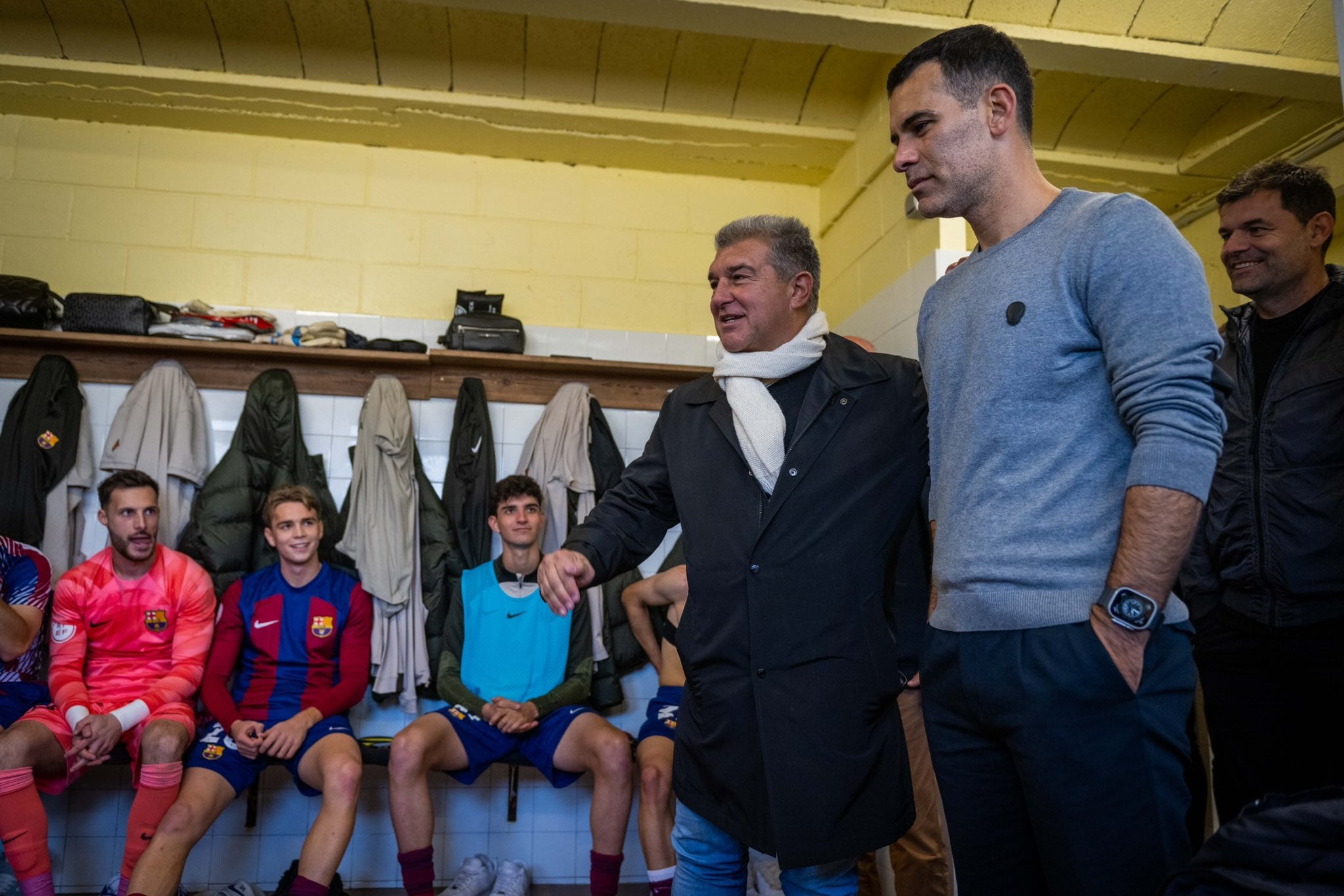 Joan Laporta junto a Rafael Márquez con la filial de Barcelona. (Foto: Difusión)