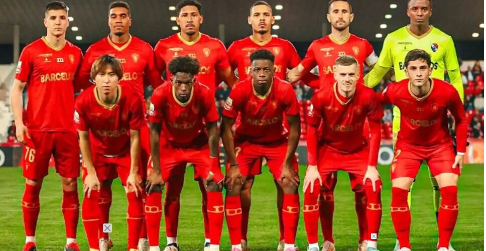 Jesús Castillo con el equipo titular de Gil Vicente. (Foto Gil Vicente)