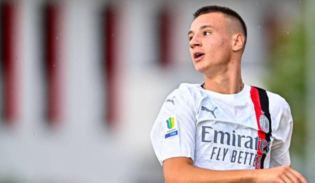 Francesco Camarda tiene 15 años y juega en las divisiones menores de AC Milan. (Foto: Getty Images)