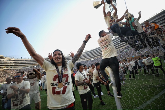 La celebración de Universitario en el Estadio Monumental. (Foto: Leonardo Fernández / GEC)