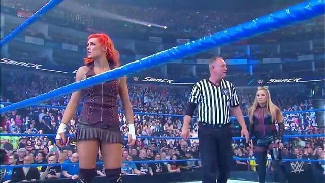 Becky Lynch perdió ante Natalya por culpa de aparente traición de Charlotte