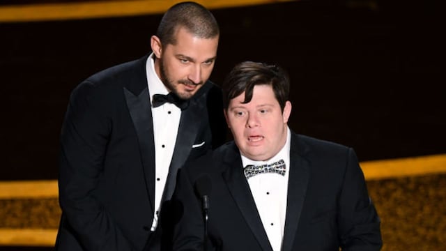 ¡HISTORICO! Por primera vez en los Oscar un actor con Sindrome de Down entrega un premio de la academia