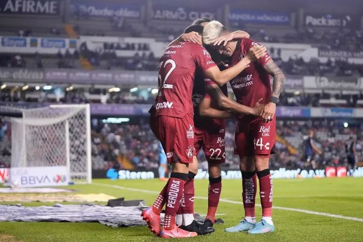 El colombiano Juan Zapata anotó el gol con el que el Atlas venció por 1-2 a los Gallos Blancos del Querétaro (Foto: EFE)