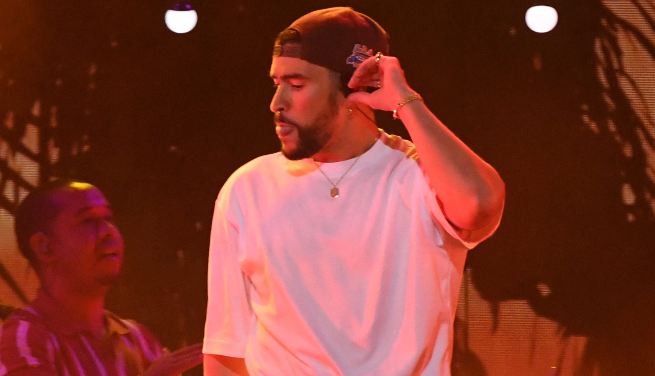 Learn all about Bad Bunny's halftime show at Super Bowl 2026. Find out who the singer is, what songs he will perform, how long the show will last, and who his guests will be. (Photo: AFP)