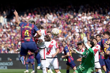 Por LaLiga, Barcelona vs. Rayo Vallecano (1-0): resumen, video y gol de Ronald Araújo