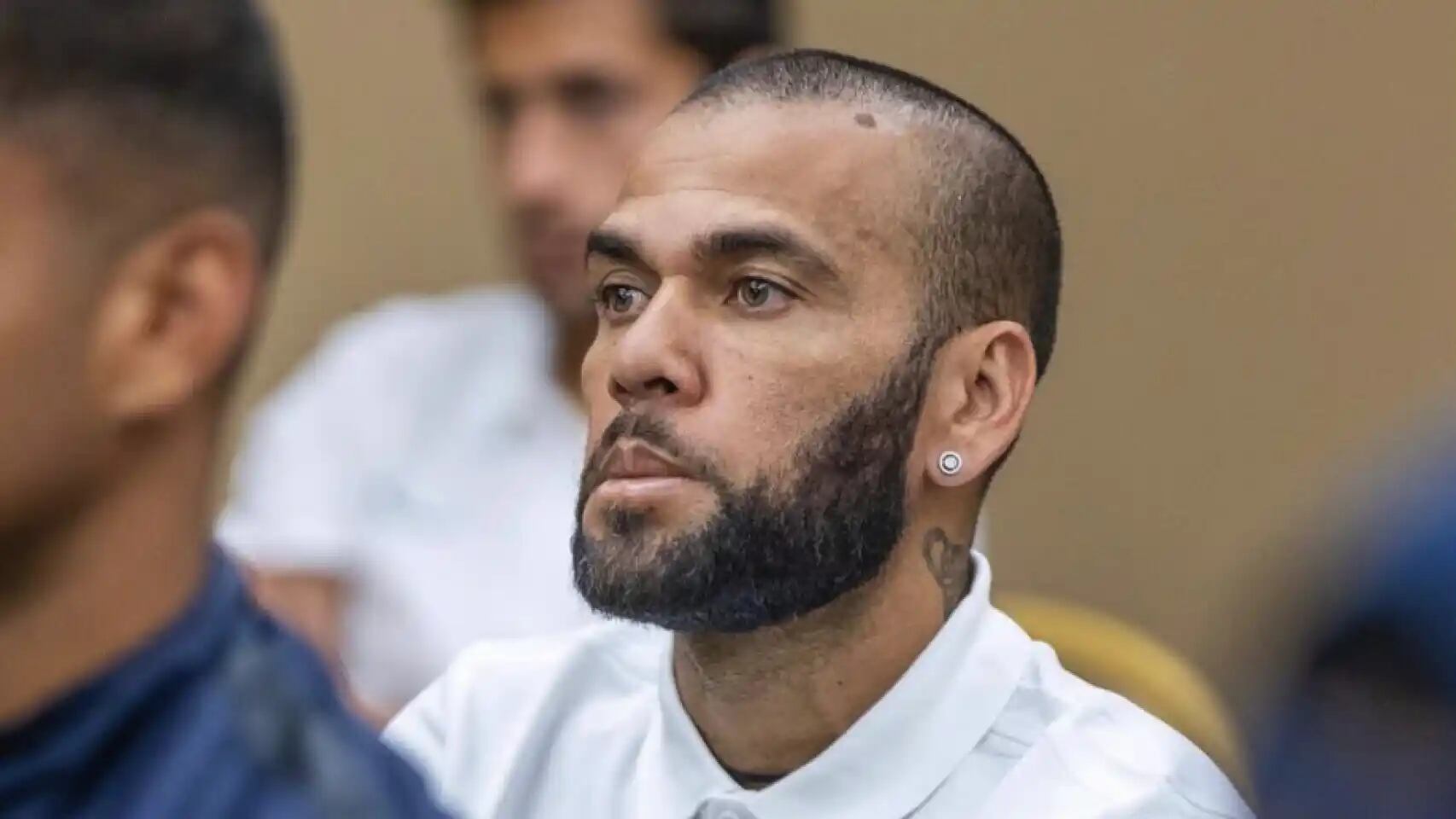 Dani Alves permanece encarcelado durante proceso judicial por violación sexual. (Foto: AP)