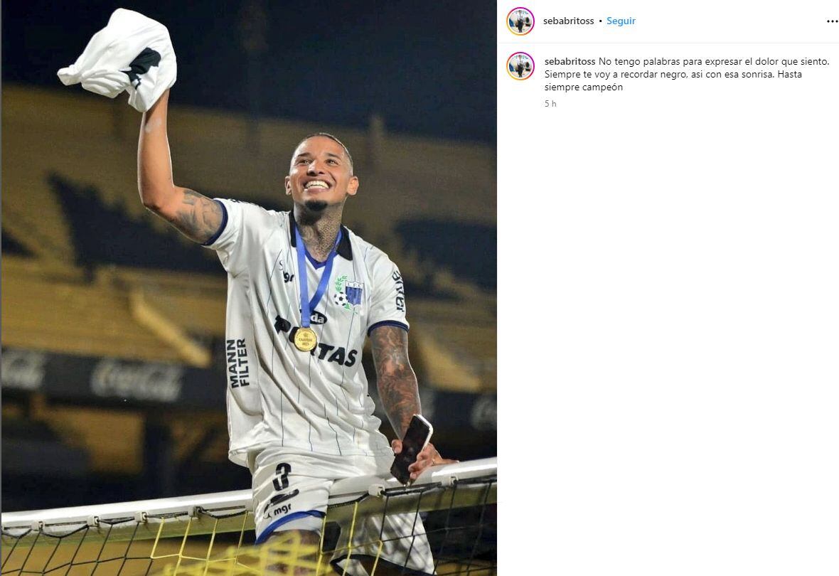 Sebastián Britos mandó sus condolencias luego de la muerte de Juan Izquierdo.