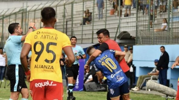César Farías fue suspendido 14 meses en la Liga Pro de Ecuador. (Foto: Liga Pro)