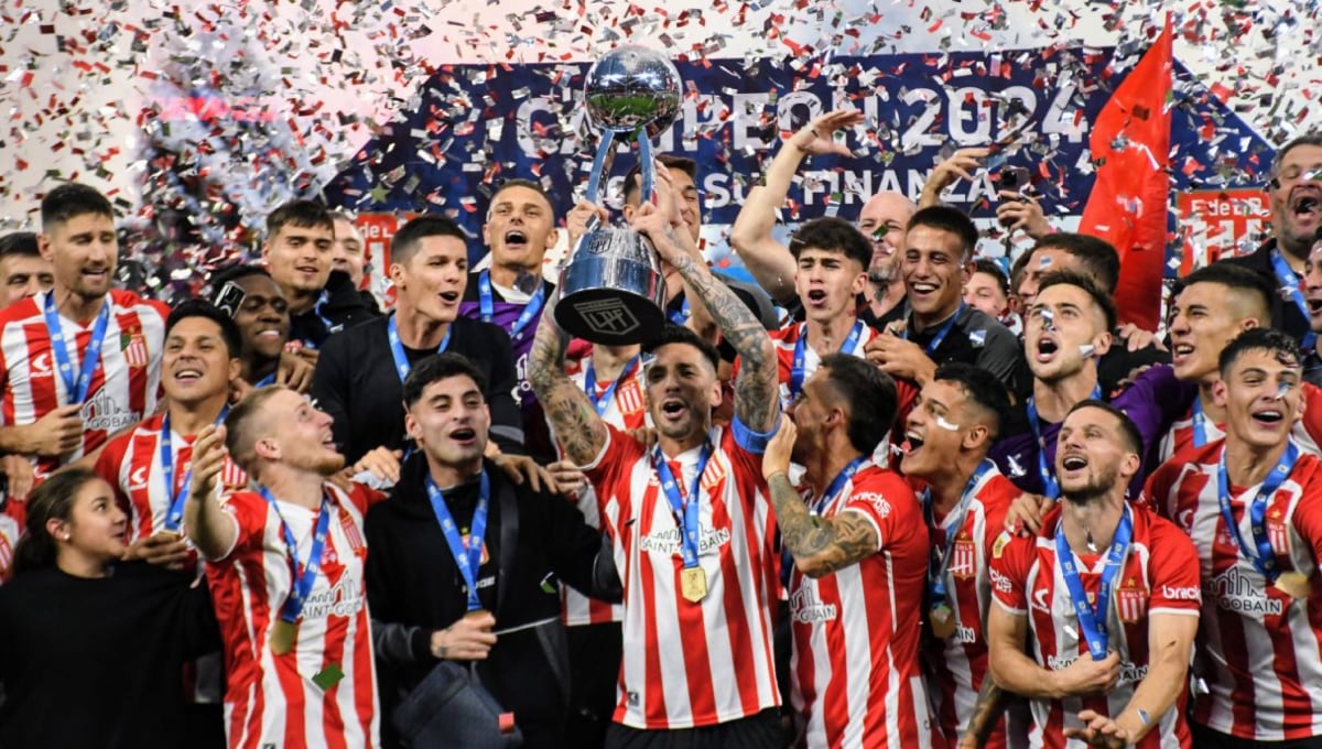 Estudiantes de La Plata ganó al Copa de la Liga Profesional Argentina 2024. (Foto: Getty Images)