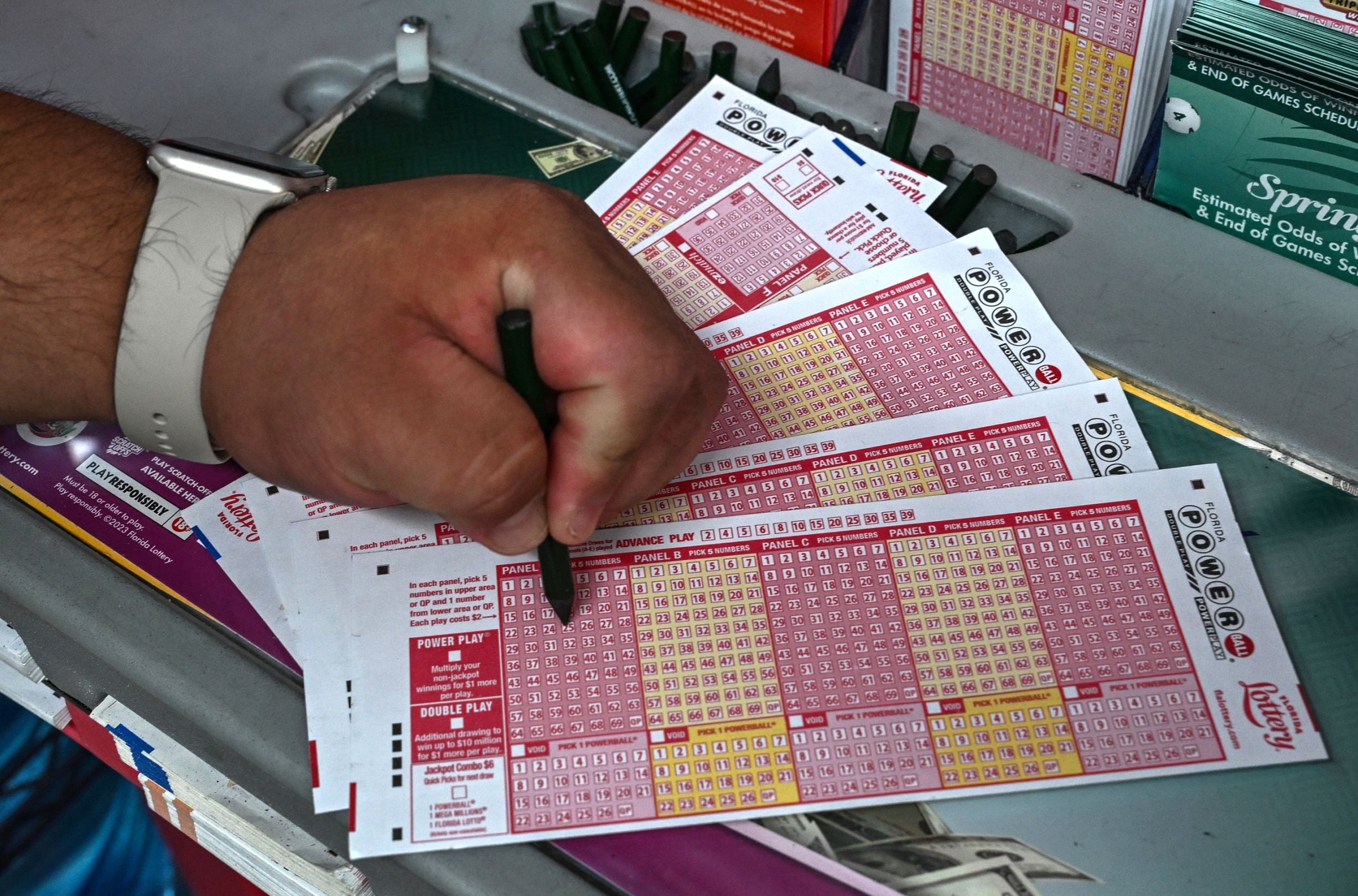Las fechas de caducidad de los boletos del Powerball suelen variar entre 90 días y un año, dependiendo de la jurisdicción de venta. (Foto: Giorgio Viera / AFP)