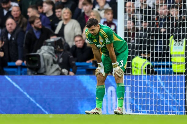 Emiliano Martínez salió lesionado en Aston Villa vs. Chelsea. (Foto: Getty Images)