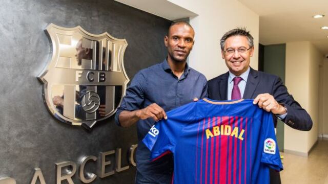 Abidal se despidió de la afición del FC Barcelona con un fuerte mensaje a la directiva