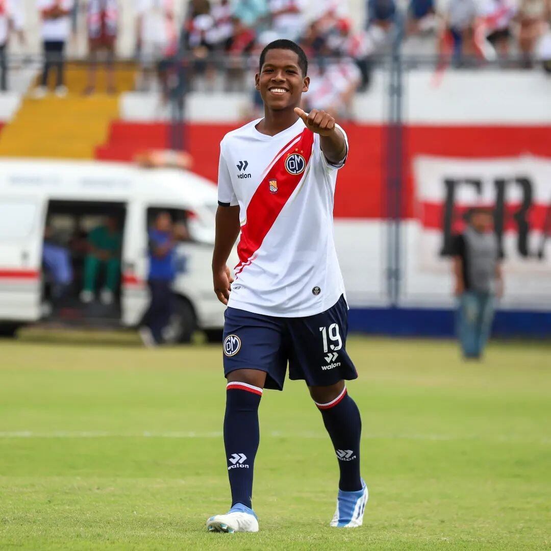 Eslyn Correa es uno de los jóvenes prospectos de Deportivo Municipal. (Foto: Agencias)