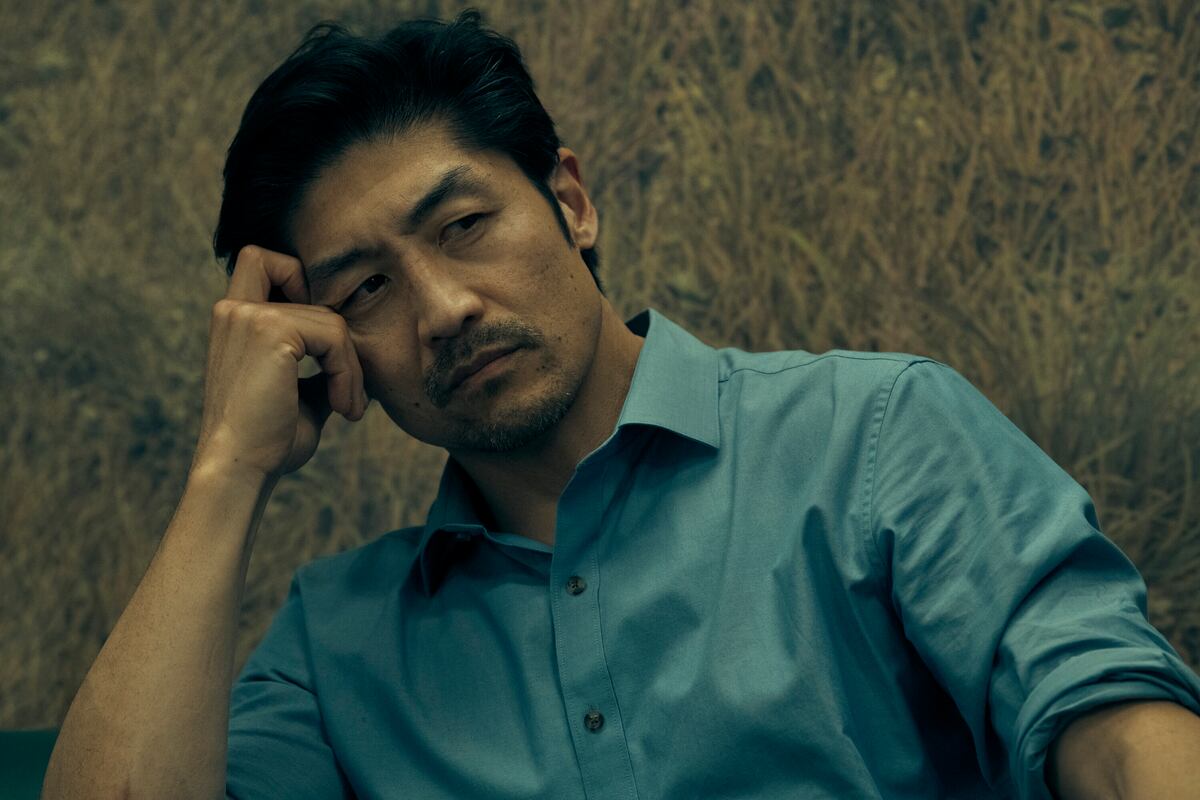 Brian Tee como Clark en la serie "Expatriadas" de Amazon Prime Video (Foto: Amazon Prime Video)
