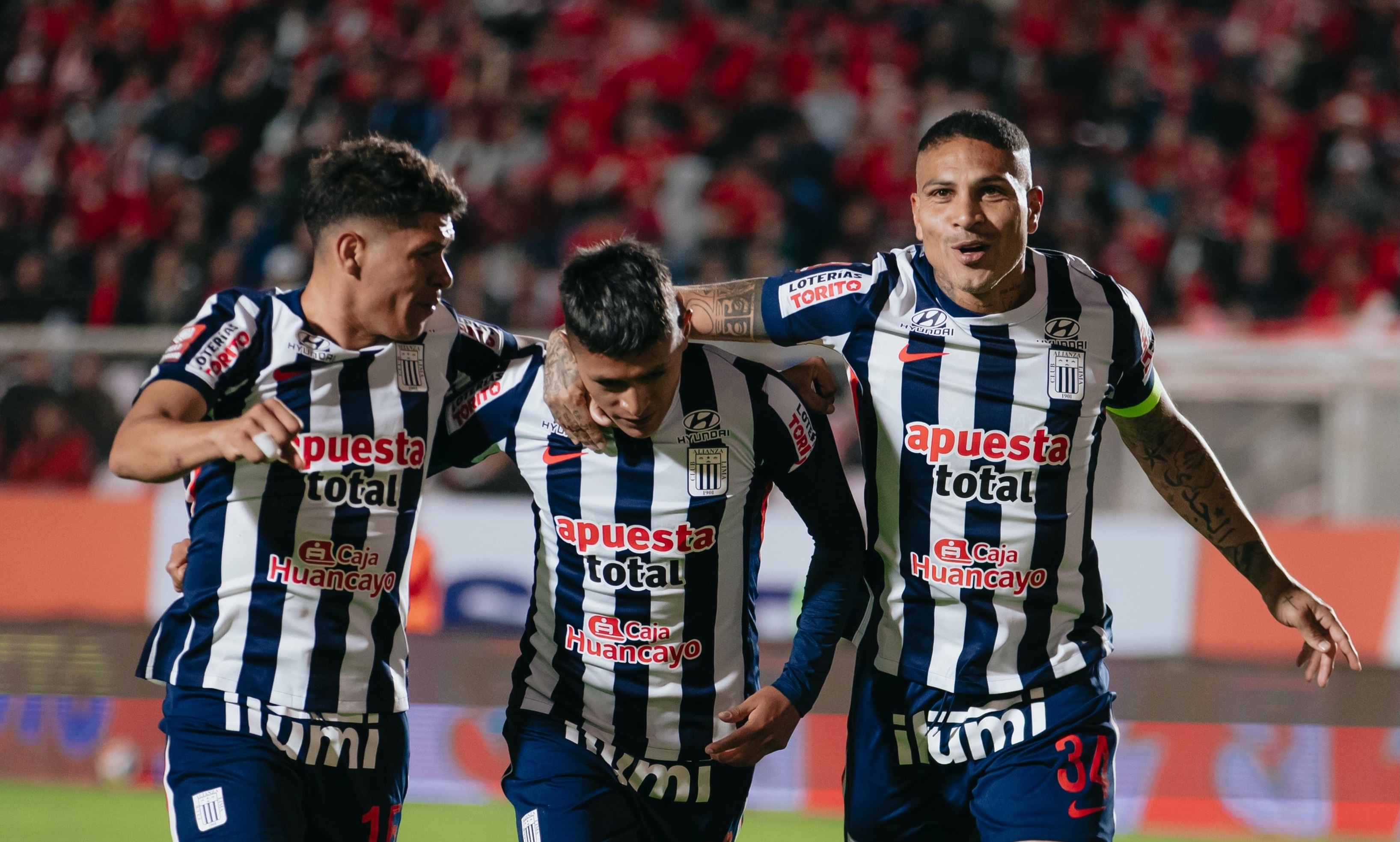Paolo Guerrero destacó la victoria de Alianza Lima en el Cusco. (Foto: Alianza Lima)