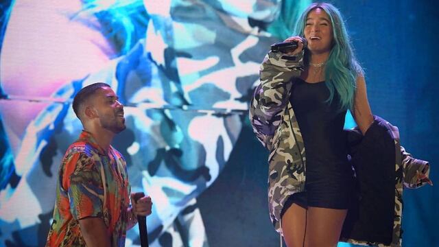 Karol G se roba el show: canta “Obsesión” con Romeo Santos en concierto de Aventura | VIDEO