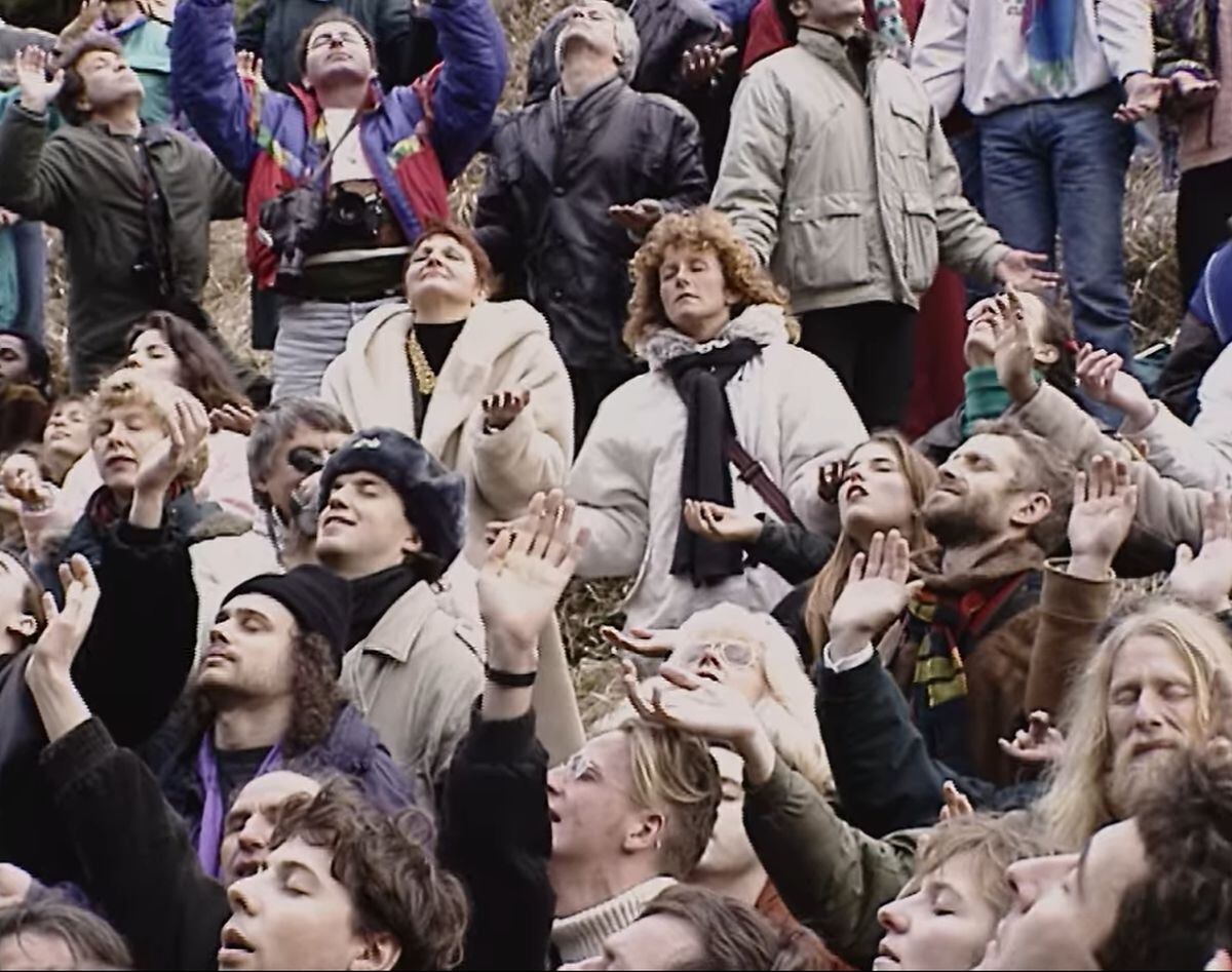 El fanatismo era tal, que todos hacían lo que Raël les decía (Foto: Netflix)