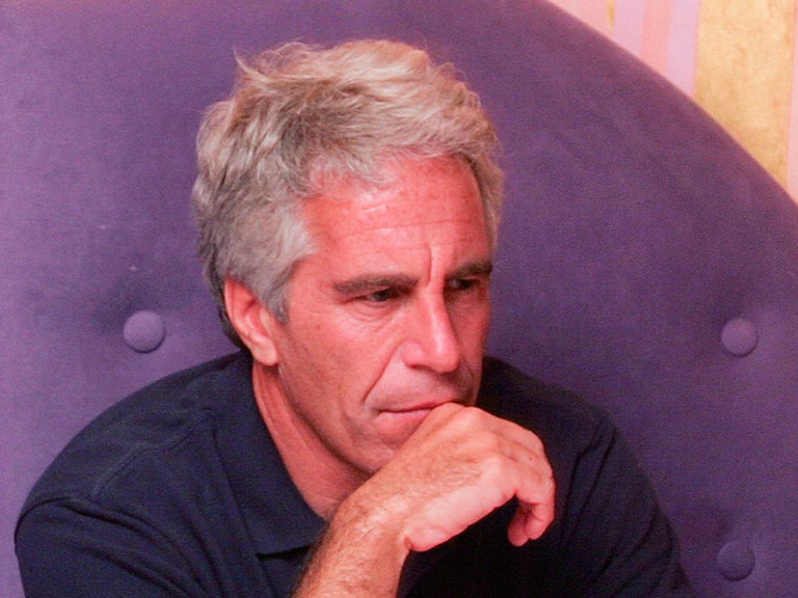 El nombre de Jeffrey Epstein resurge en los medios, no por la supuesta fortuna o la popularidad que tenía entre los políticos y estrellas de la farándula de Estados Unidos, sino por las decenas de menores de edad que abusó sexualmente. (Foto: AFP)