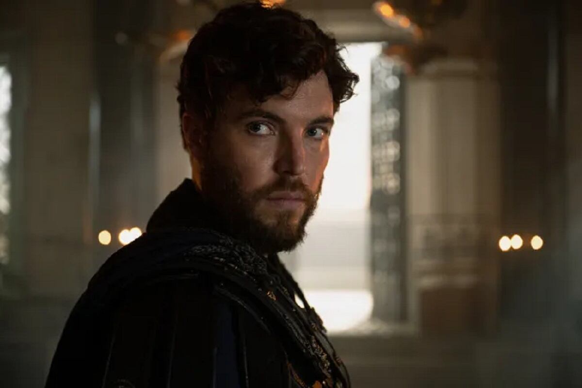 Tom Hughes como Titus en el drama histórico "Those About to Die" (Foto: Peacock)