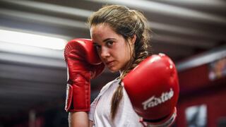 ¡Con tan solo 18 años! Peruana María Paula Buzaglo debutará en MMA este domingo en California