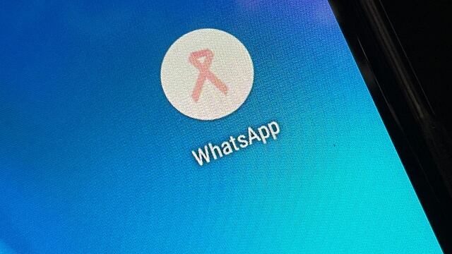WhatsApp y el truco para cambiar el ícono de la app por un lazo rosa