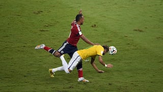 Neymar aún sufre los rezagos de la lesión contra Colombia que lo sacó de Brasil 2014 [VIDEO]