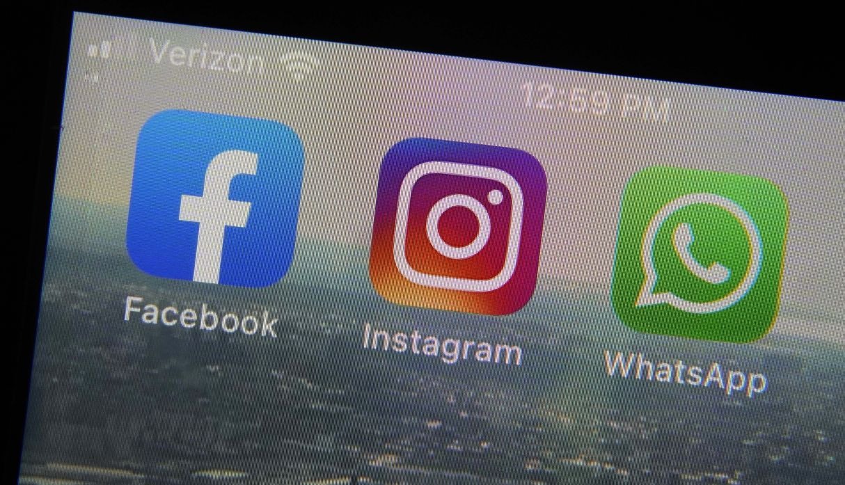 WHATSAPP | Ahorrarás tiempo en caso quieras compartir el mismo contenido en las historias de Facebook e Instagram. (Foto: AP Photo/Richard Drew, File)
