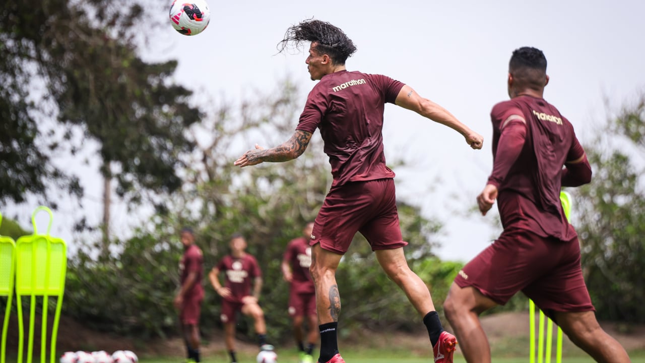 Universitario de Deportes culminó una nueva jornada de entrenamientos en Campomar. (Foto: @Universitario)