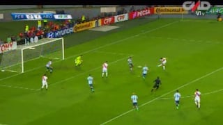 La increíble ocasión de gol que falló Edison Flores contra Argentina (VIDEO)
