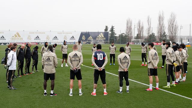 El fútbol también lo lamenta: el homenaje del Real Madrid a Kobe Bryant antes de iniciar el entrenamiento 