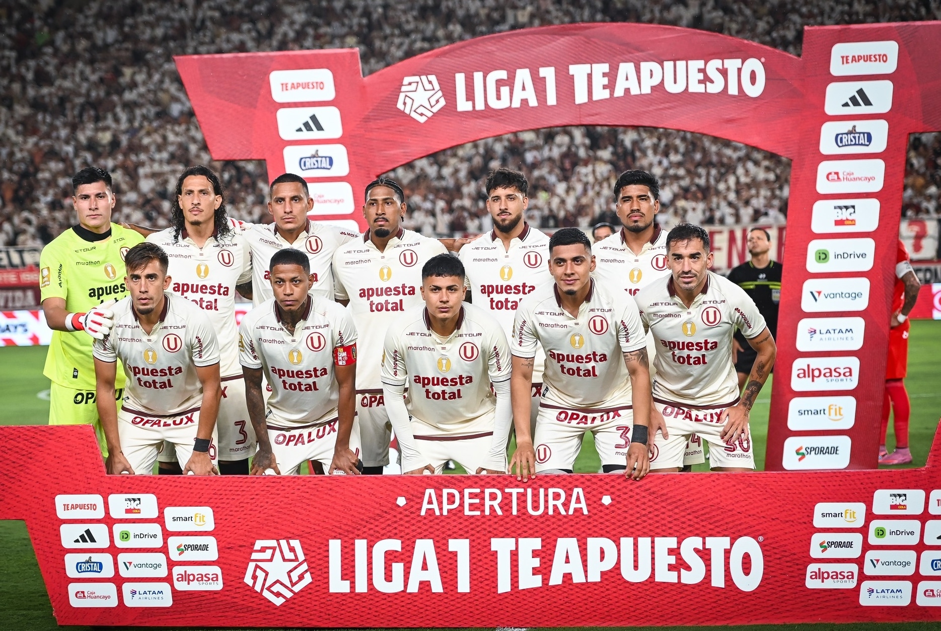 Universitario de Deportes defiende su invicto en el Torneo Apertura ante Sporting Cristal. (Foto: @Universitario)
